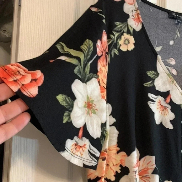 Black  floral XL - Picture 5 of 10
